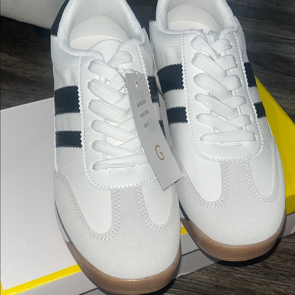 Very G White and Black Women's Sneakers